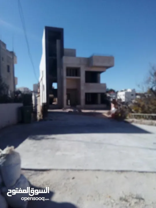 عمارة للبيع في الفحيص بسعر التكلفة من المالك شخصيا"