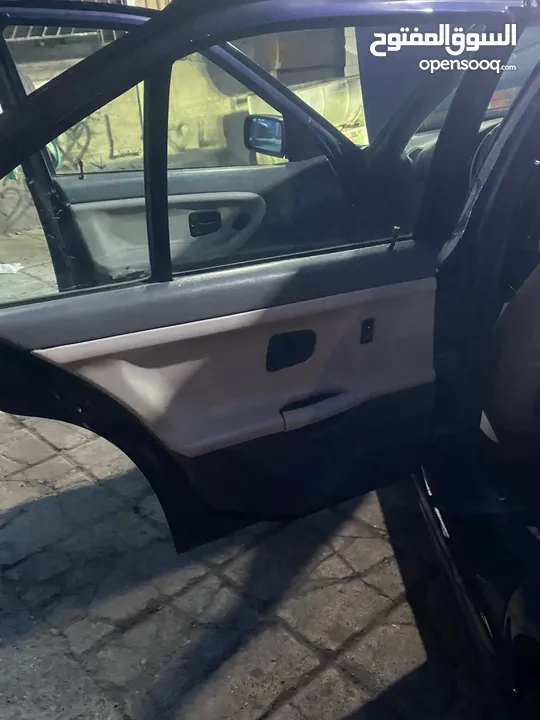 BMW وطواط 318