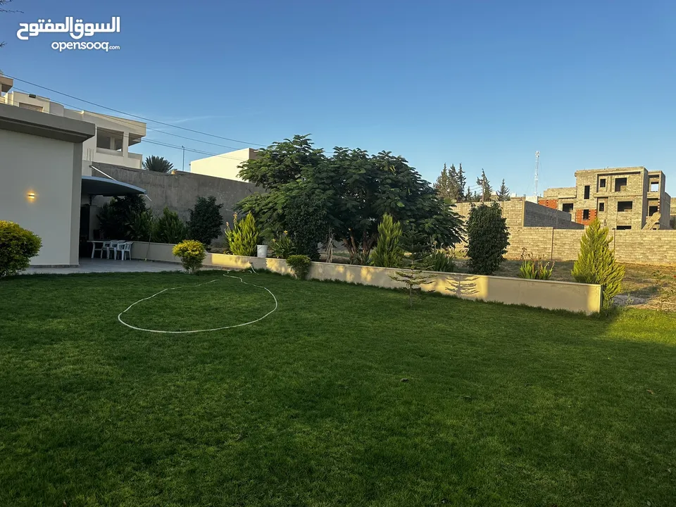 مبنى اداري خدمي للايجار للسفارات اوالشركات في طريق شط ابوسته