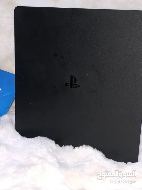 ء ps4 مستعمل نظيف غير مفتوح التوصل مجانا   4 اشريطة   معه يدين   معاه كامل متطلبات التشغيل