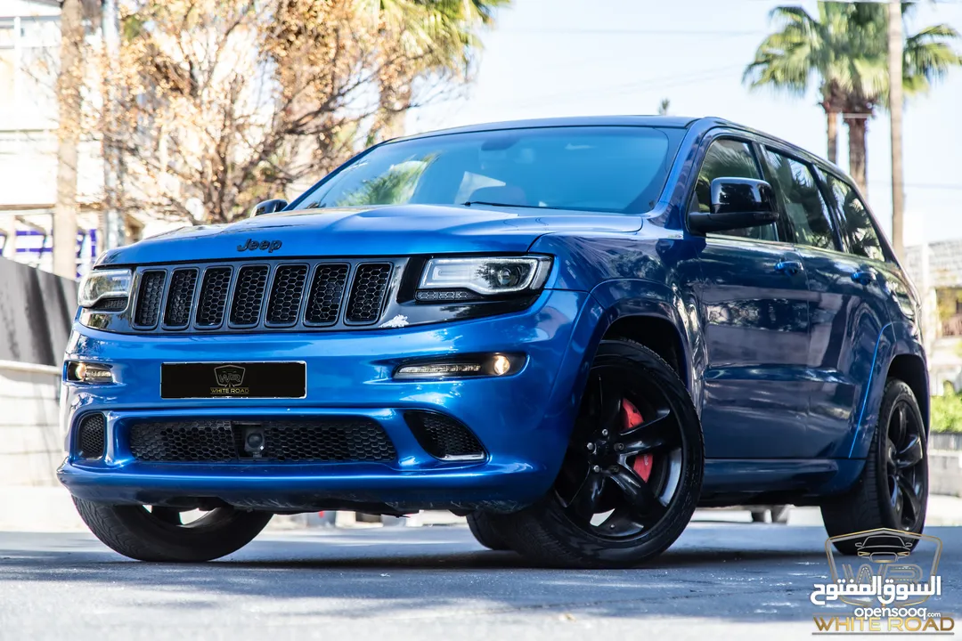 Jeep Grand Cherokee Srt8 2012 black edition converted to 2014  السيارة مميزة جدا و بحالة ممتازة