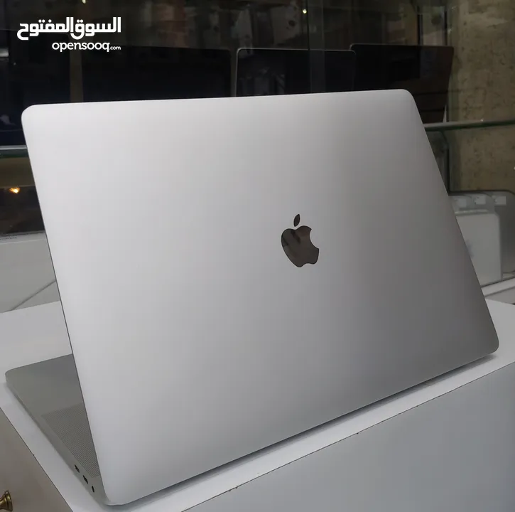 MacBook Pro 15 Touch Bar 2018 core i7 16GB Ram 256GB SSD لابتوب ابل