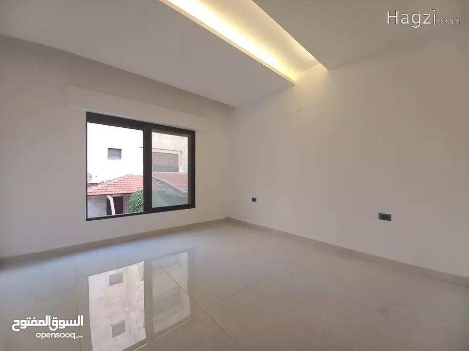 شقة غير مفروشة للإيجار في دير غبار  ( Property 35712 ) سنوي فقط