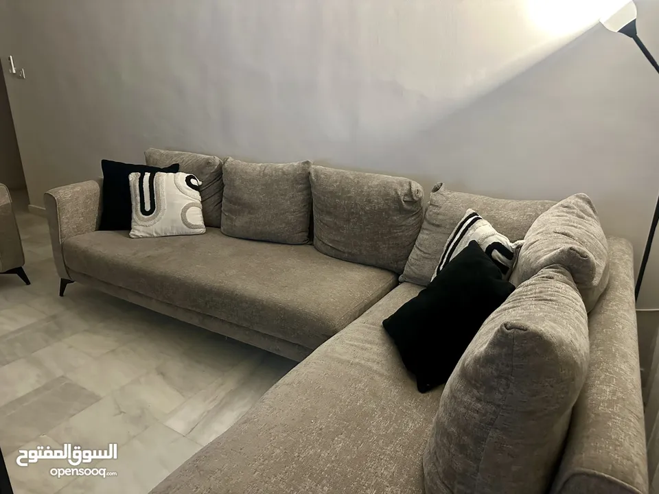 طقم كنب كورنر وثنائية مستعمل للبيع.