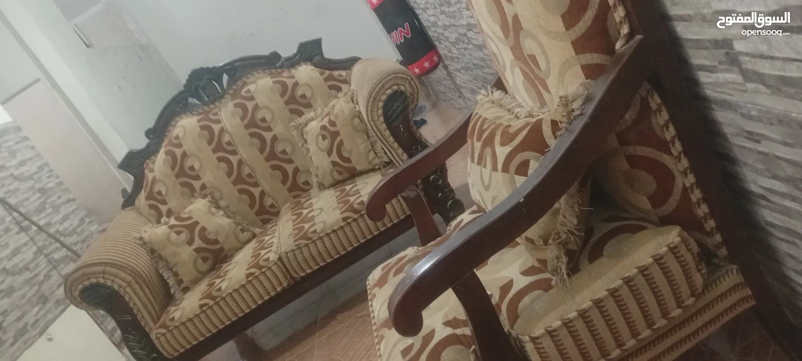 طقم كنب خشبهم زان من مصر 7 مقاعد ثلاثيه والثنائية و2 مفرد