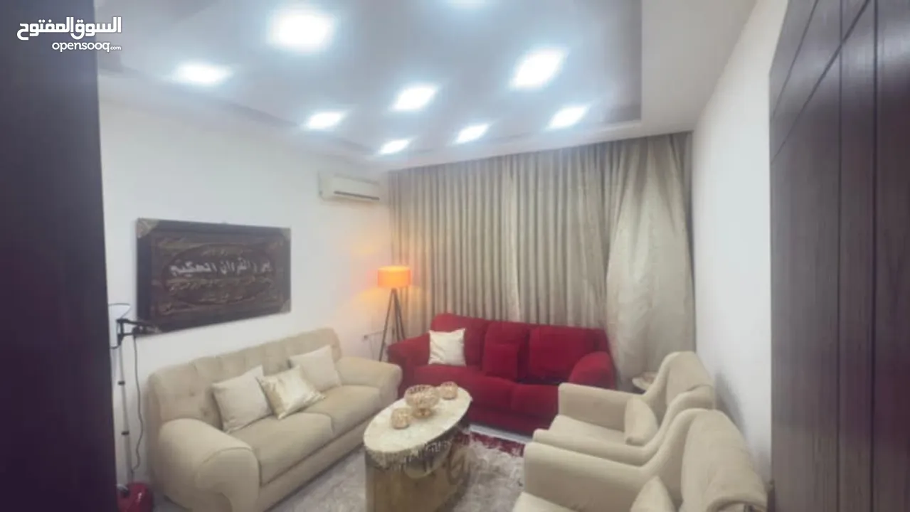 شقه شبه جديده للبيع