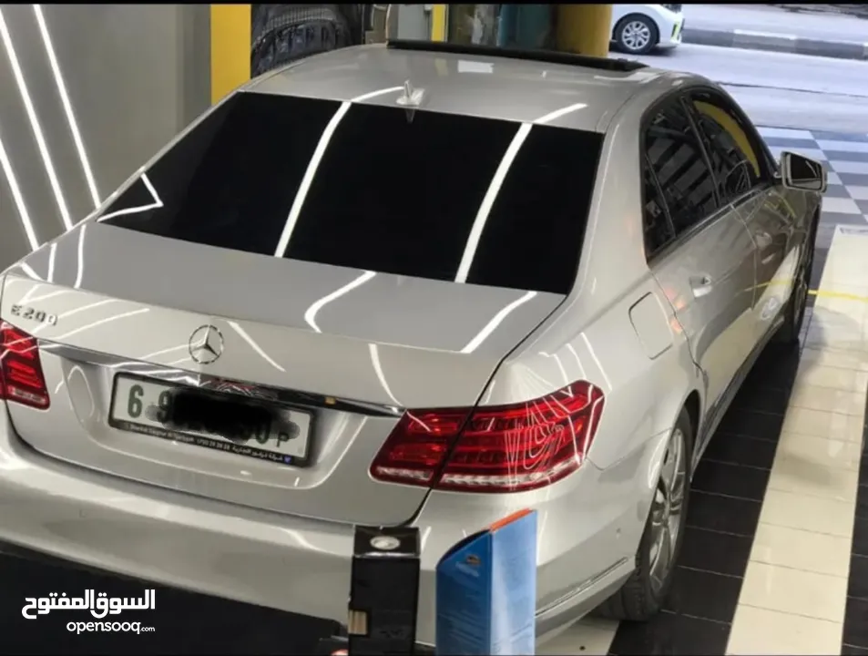 مارسيدس E200