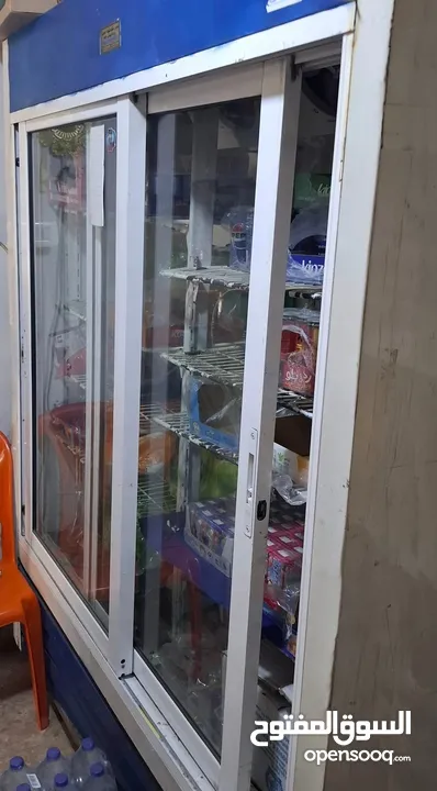 ثلاجة عرض مستعمله بحالة جيده للبيع
