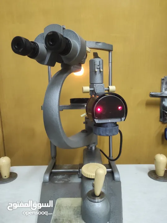اجهزة فحص عيون للأطباء