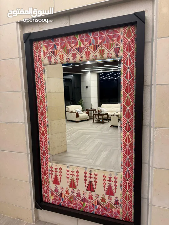 مراية تطريز مع اطار خشب