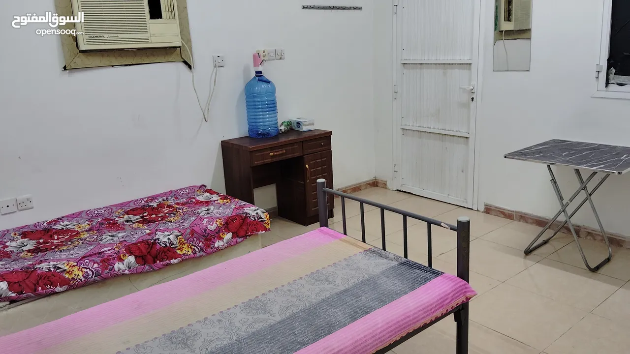 غرفه للايجار في صحار الطريف  Room for rent