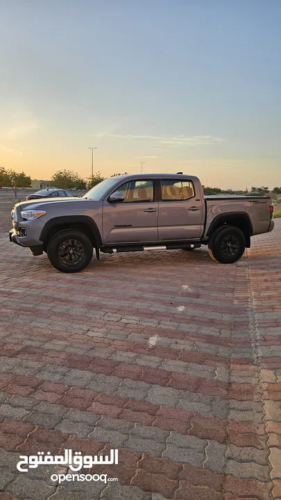 تويوتا تاكوما 2021 TRD SPORT نظيفه جدا جدا اللون الاسمنتي 4×4