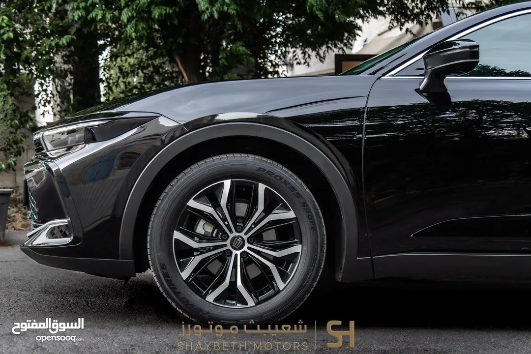 Toyota Crown hybrid 2023 premium