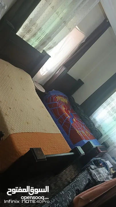 غرفة نوم مستعملة  بحالة جيدة