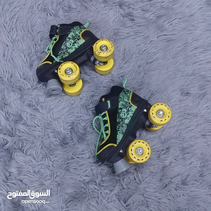 سكيتات VIP   عجال مطاط هيكل بلاستيك مقوى شفرات حديد .