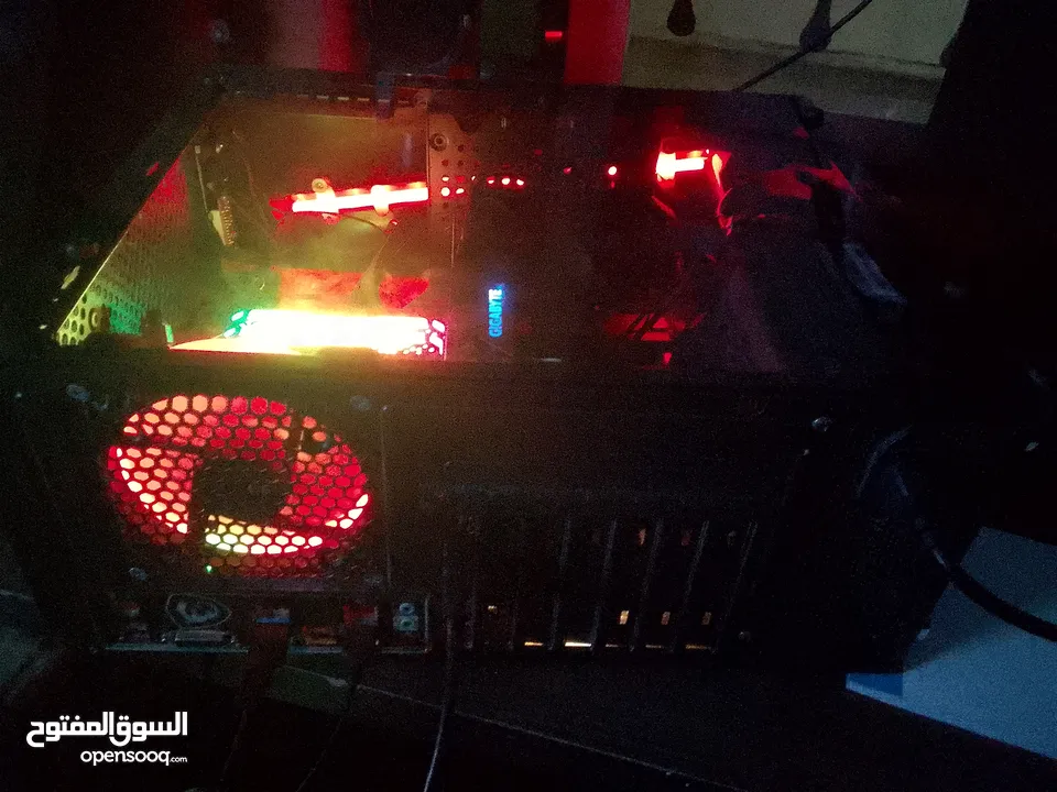 يشغل جميع الالعابgaming PC  و المنتاج و البرمجة و الهندسة cpu:Ryzen5  gpu:Rtx2060  ram:32