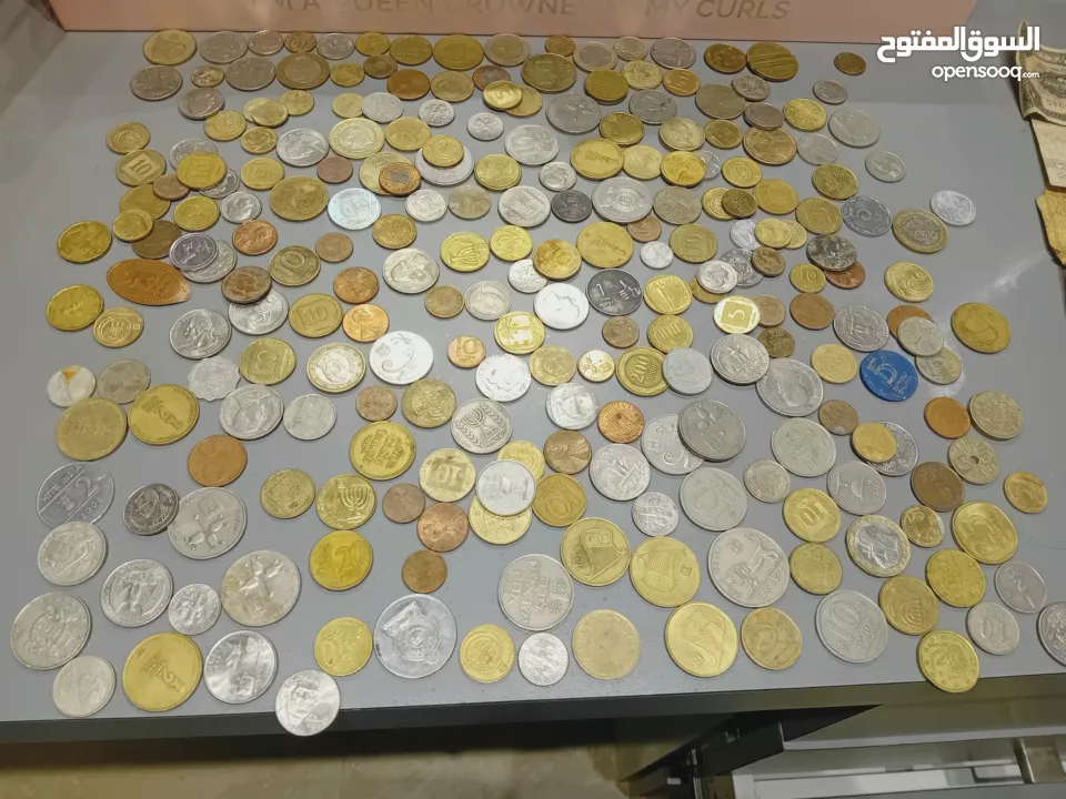 عملات أوراق ومعدني