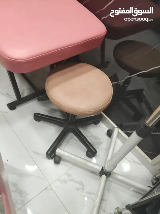 صالون نسائي من الداخل للبيع