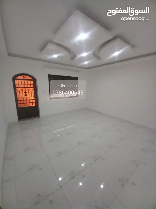 شقة ارضية فاخرة مقابل الوينك كافيه للبيع بسعر مغري