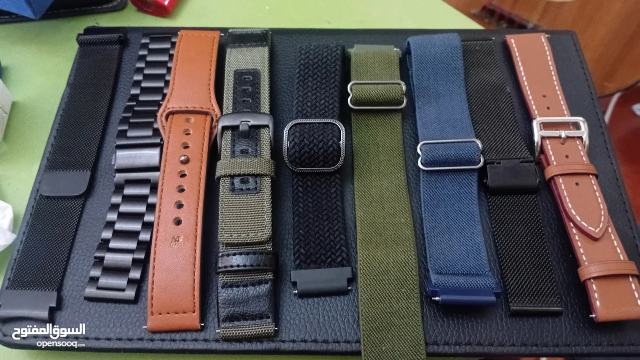 samsung galaxy watch 5..  with 8 watch bands