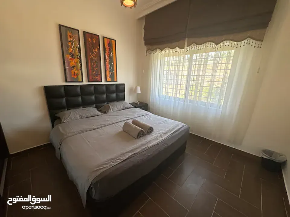 شقه غرفتين نوم مع ترس خاص قرب الدوار الرابع