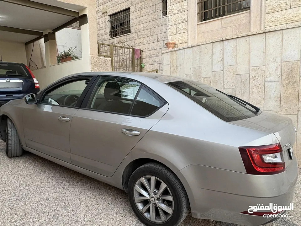 سكودا اوكتافيا  انتاج 2017 اوتوماتيك  يد اولى