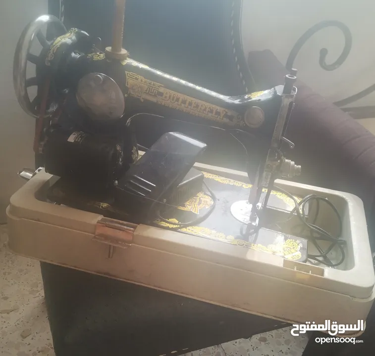 ماكينة خياطة