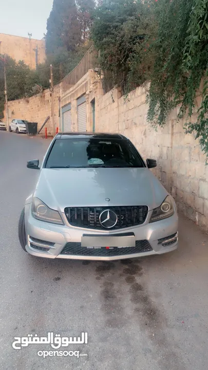 مرسيدس 2012 C200 AMG للبيع على الكاش اتومات وتوب ترينك وغيار اسبورت 7غيار فل اضافات بانورما مع فتحه