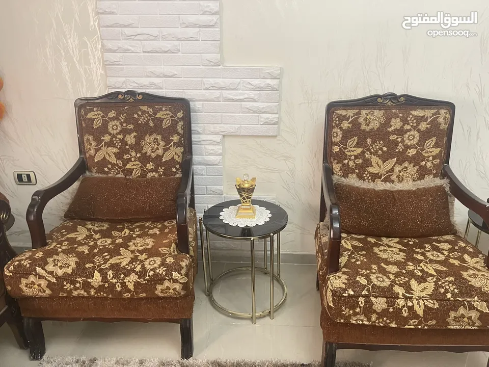 كنب مستعمل سبع مقاعد بحاله جيده