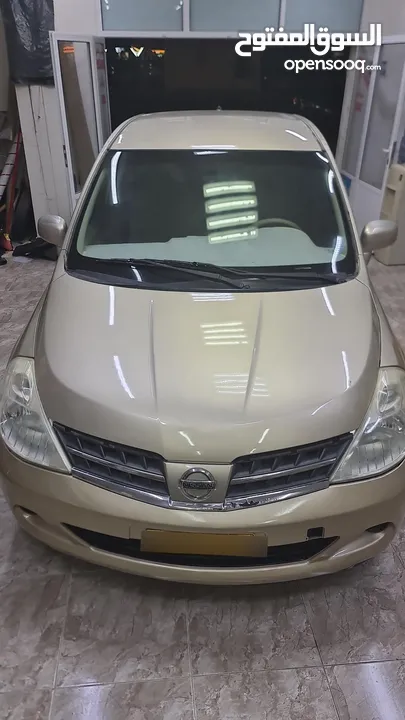 Nissan tida 2009