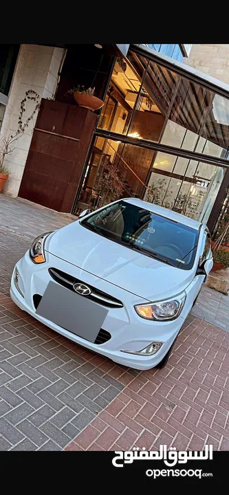هونداي اكسنت للبيع السيارة موجودة برام الله وما بنختلف المعني يتصل