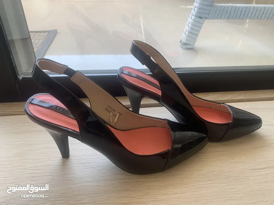 عدة احذية كعب عالي وبالارينا و حذاء رياضي واحد جديد