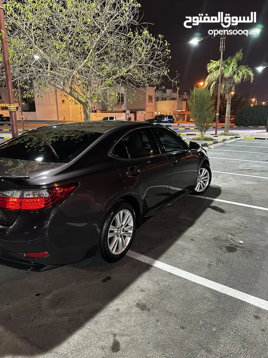 للبيع لكزس ES350 وكاله البحرين 2013 الي يدور النضيف