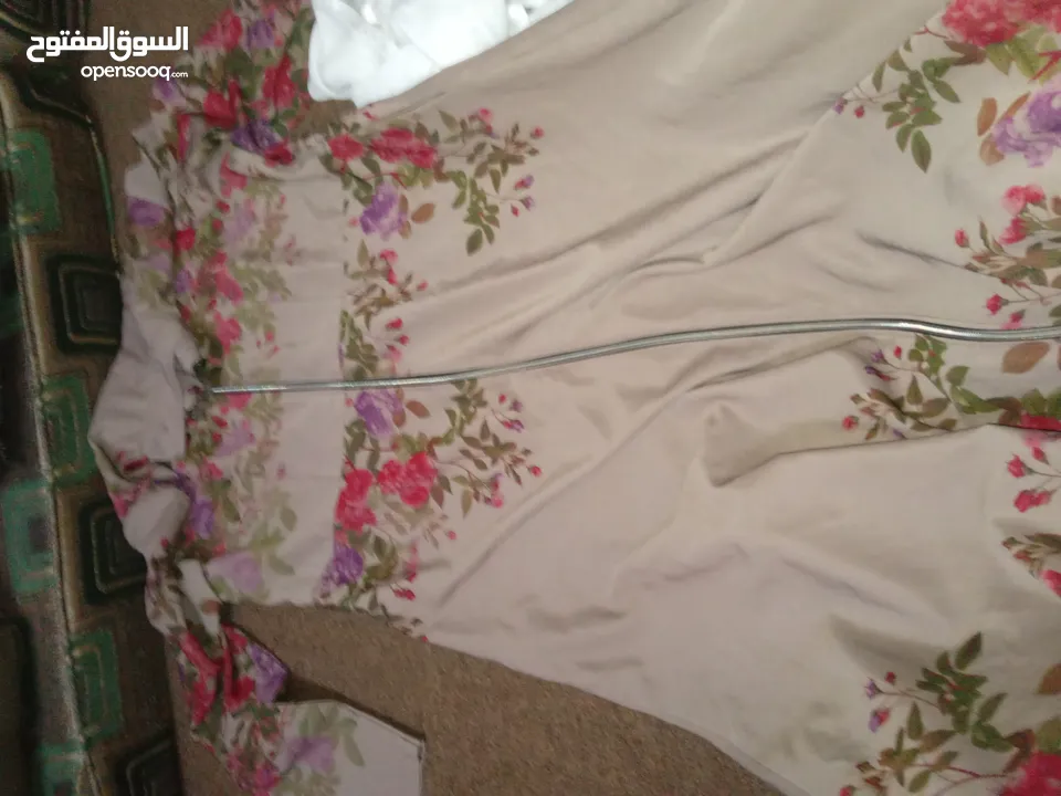 شروة 200قطعه ملابس مخلطات رجالي و ستاتي و ولادي