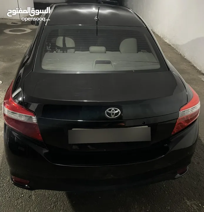 تويوتا يارس 2017. مواصفات خليجية 1500cc. اقتصادية جداً واكثر من الهايبر.  شغل وامشي. دهان اسود