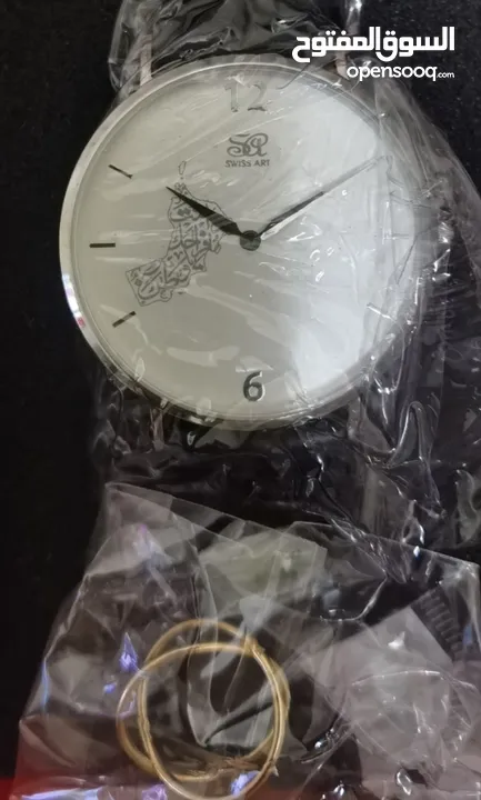 للبيع ساعه سويسرية جديدة لم تستخدم بها خارطةالسلطنة For sale, a new Swiss watch