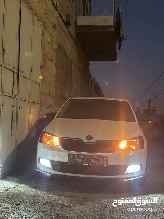 سكودا فابيا ترخيص 2015 للبيع كاش أو دفعه وشكات السياره جديده ما شاء الله.