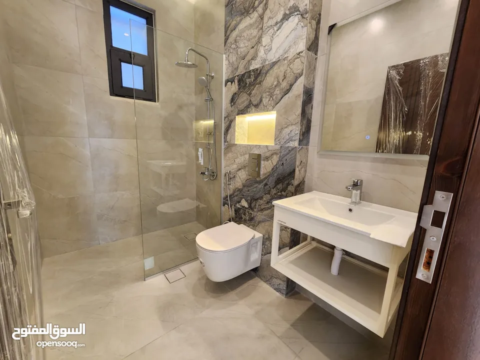شقة فارغة للبيع في دابوق - REF:14658