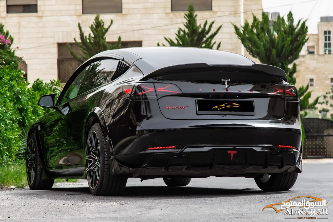 Tesla Model 3 2023 Standard plus   السيارة مميزة جدا و قطعت مسافة 7,000 كيلو متر فقط فقط
