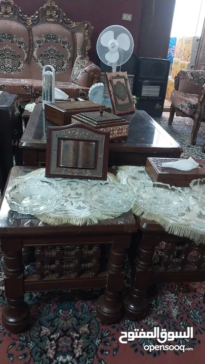 طقم عرفة ضيوف للبيع حفر خشب ثقيل بحالة جيد جدا