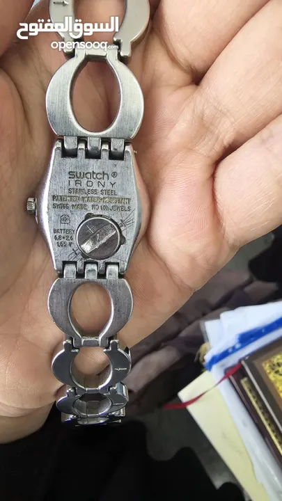 بيع ساعة من نوع سواتش