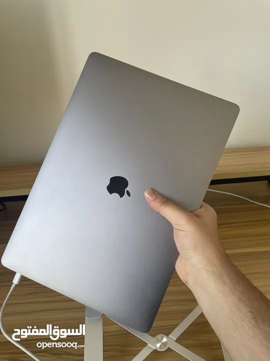 MACBOOK PRO 16” 2019 - CORE i7 - 32GB RAM - RADEON PRO 4GB GRAPHICS