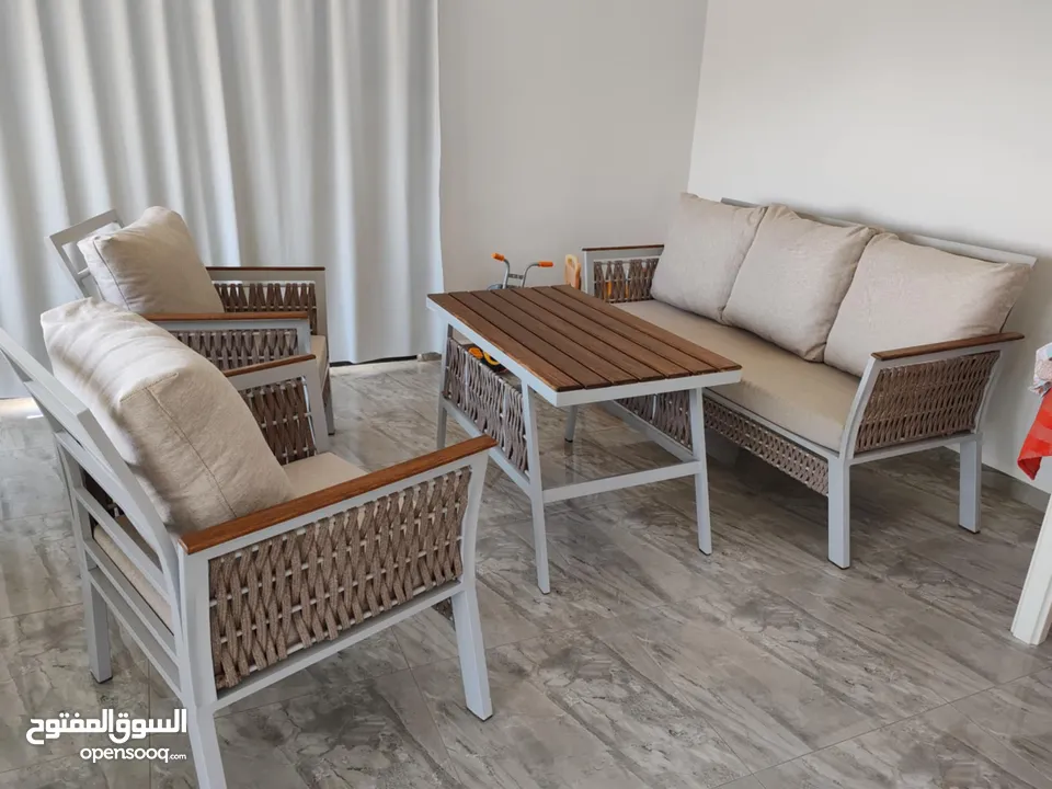 طقم خارجي مناسب لحديقة/ برندة