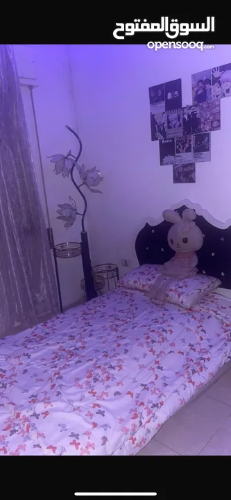 تخت للبيع مفرد حاله جيده عدد 2 مع فرشاتهم