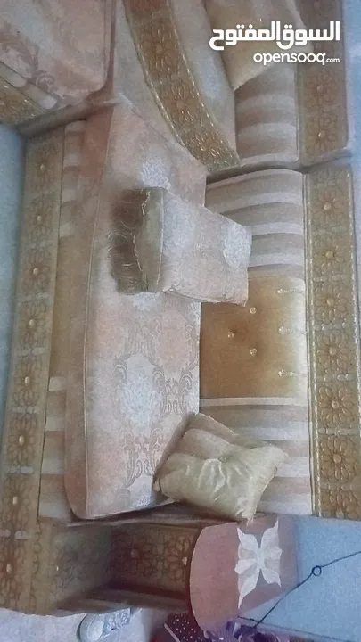 طقم كنب مستعمل في حالة جيدة