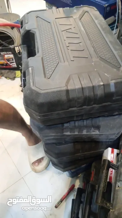معدات كهرباء