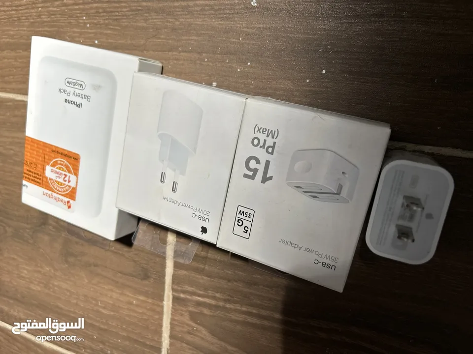 شواحن ايفون للبيع مع power bank اصلي ابل