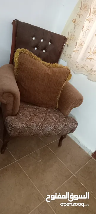طقم كنب 7 مقاعد مع بوفيه شاشة