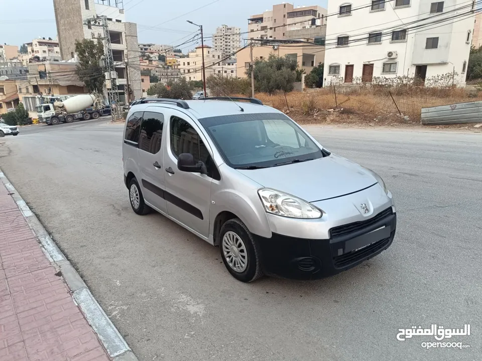 بيجو باتنلر 2015 ديزل بسعر حررق 37000 ألف نقدا البدل وارد منبدل هوك خلفي غرفه جلد