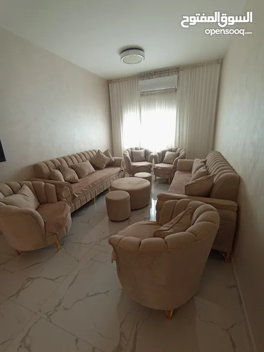 تفصيل طقم كنب مع امكانيه تغير اللون وعدد المقاعد